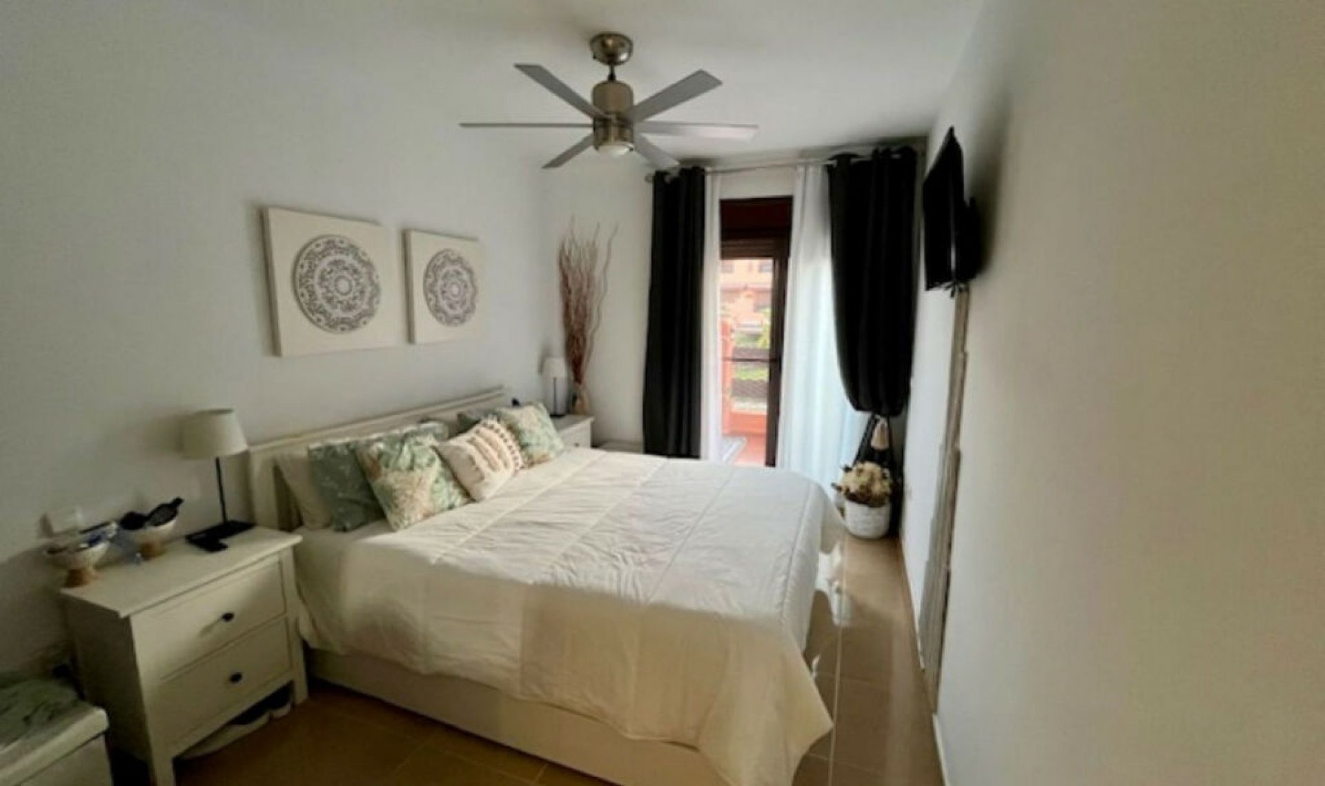 Resale - Apartment -
Estepona