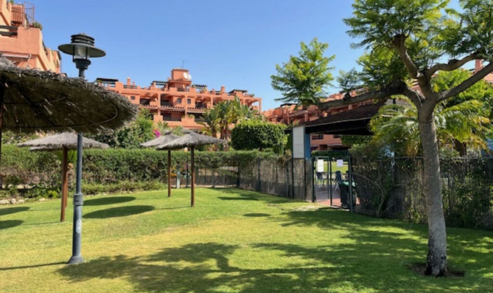 Resale - Apartment -
Estepona