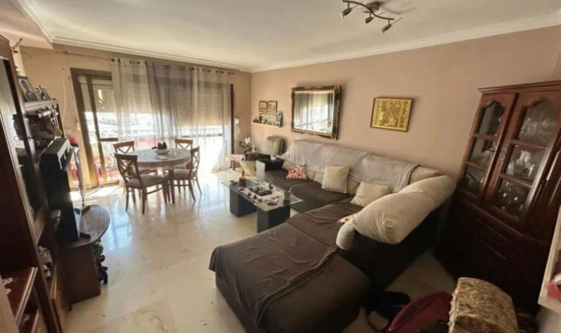 Resale - Apartment -
Estepona