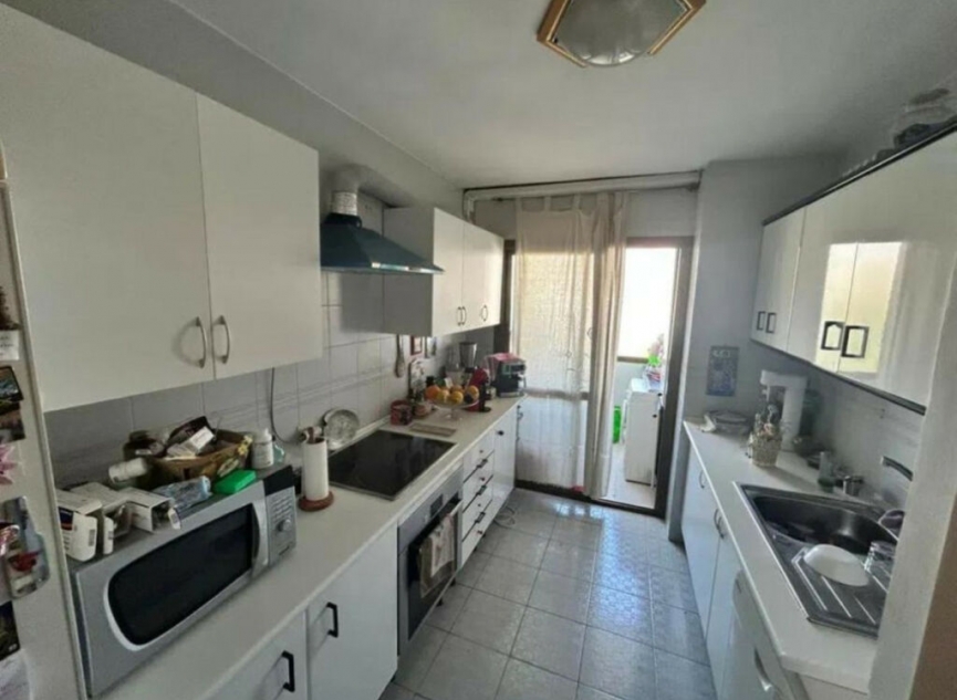 Resale - Apartment -
Estepona
