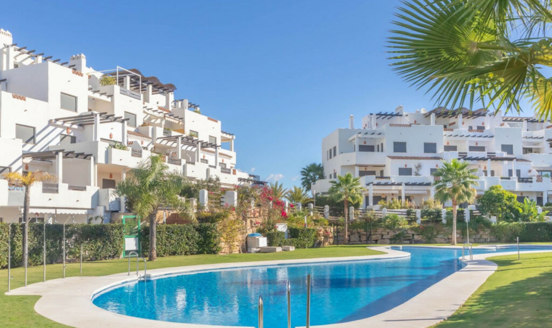 Resale - Apartment -
Estepona