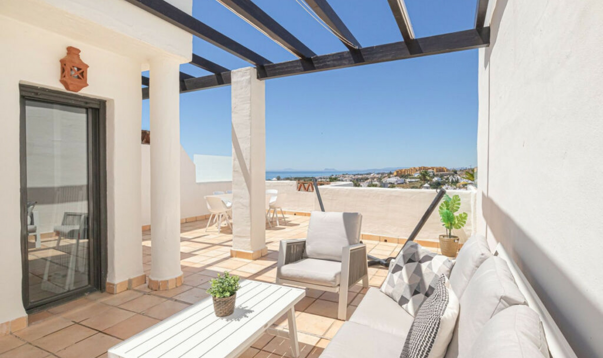 Resale - Apartment -
Estepona