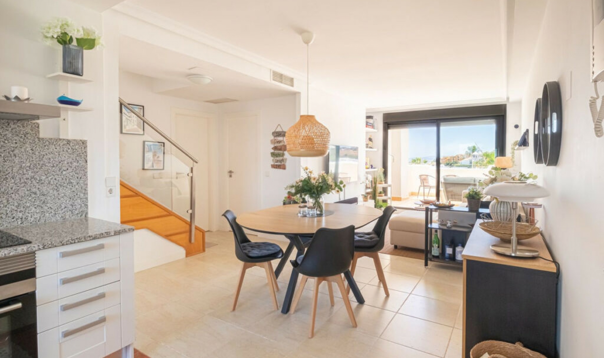 Resale - Apartment -
Estepona
