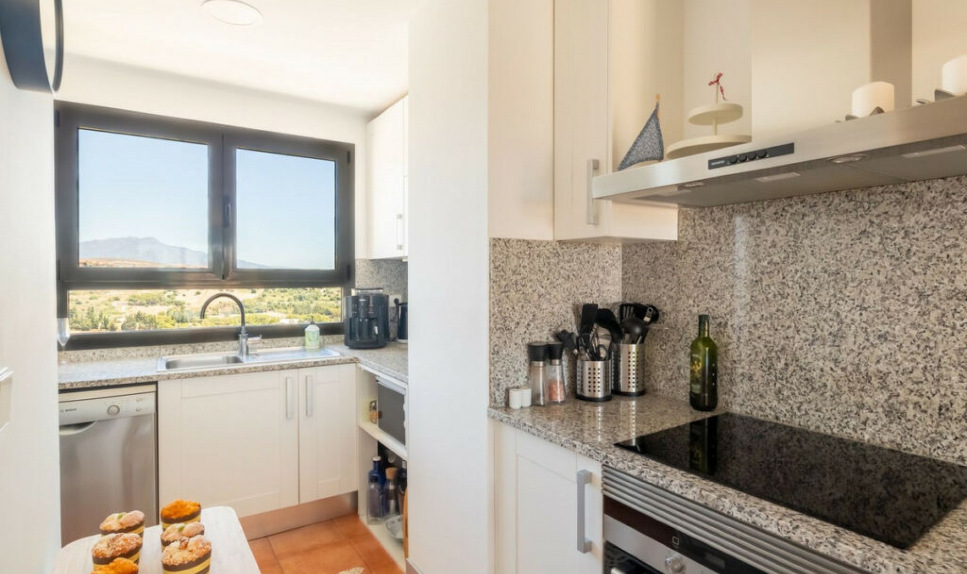 Resale - Apartment -
Estepona