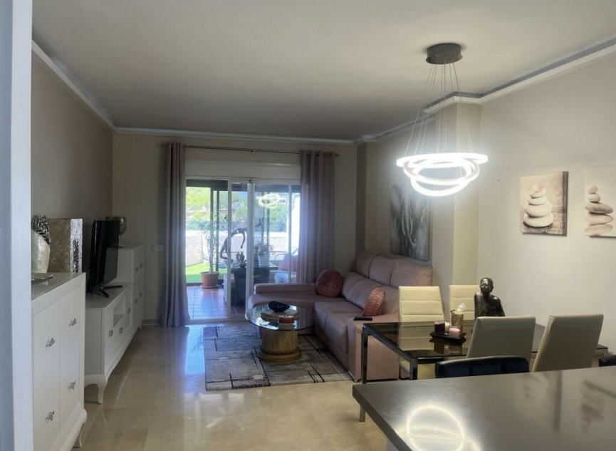 Resale - Apartment -
Estepona