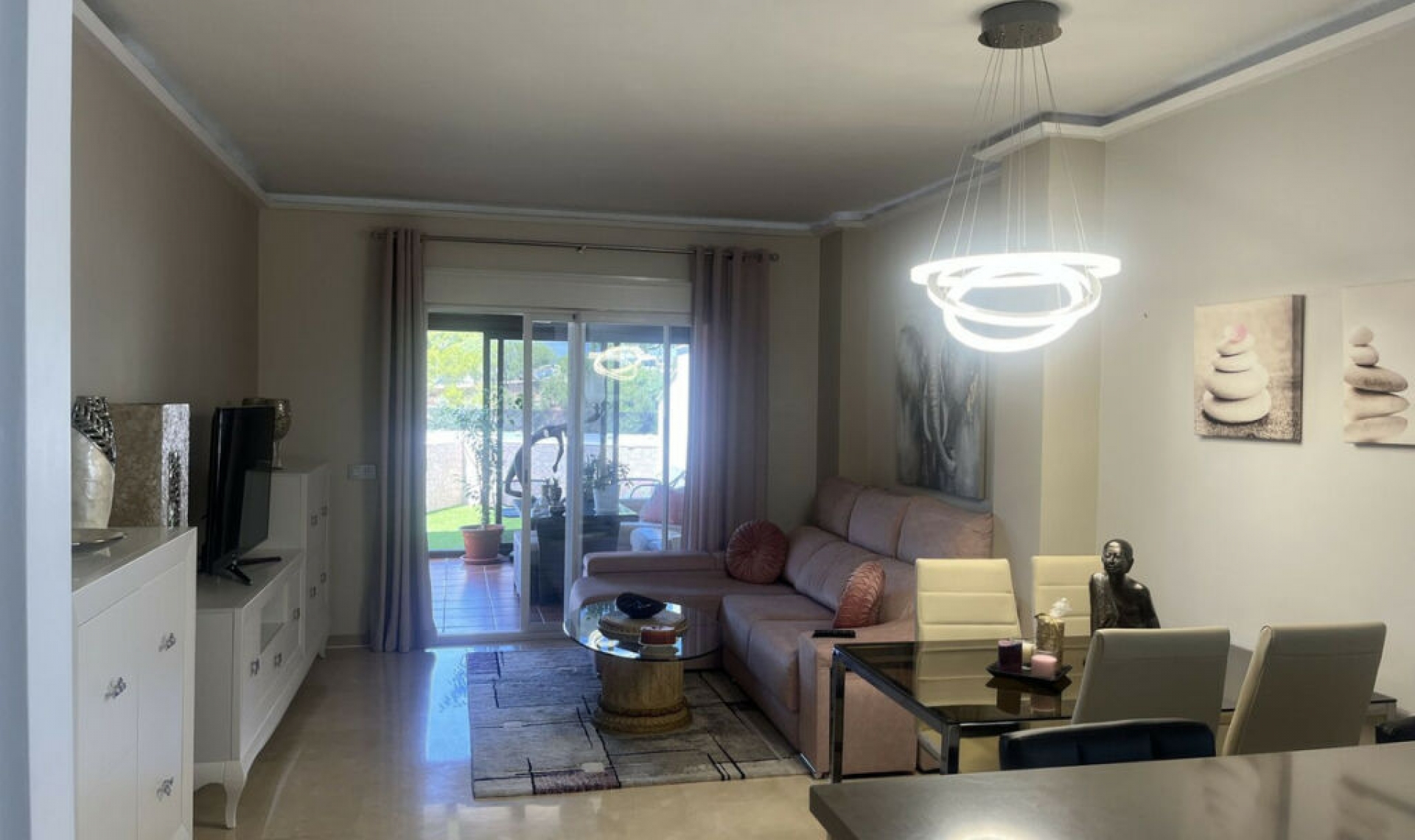 Resale - Apartment -
Estepona