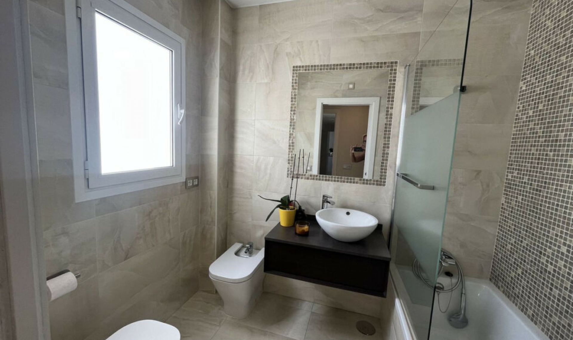 Resale - Apartment -
Estepona