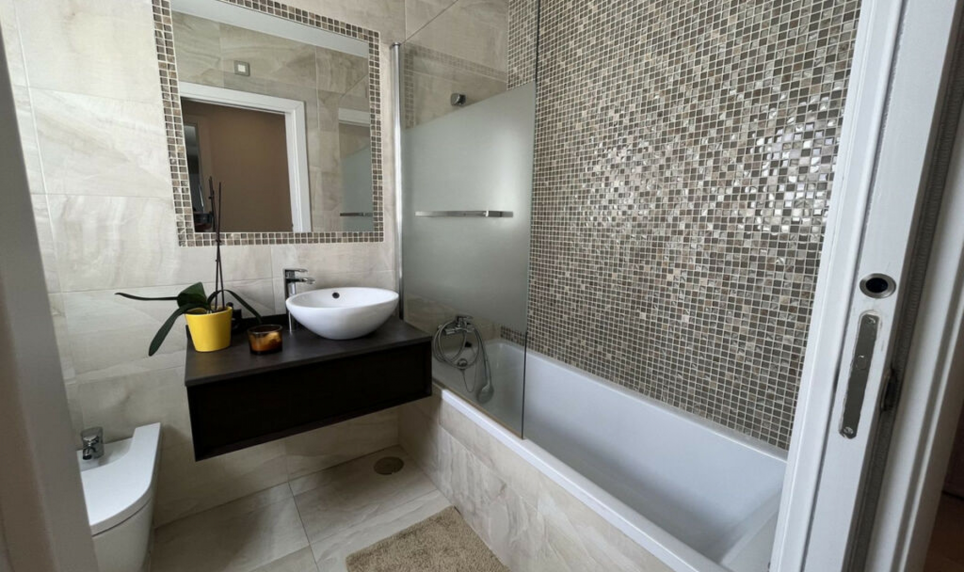 Resale - Apartment -
Estepona
