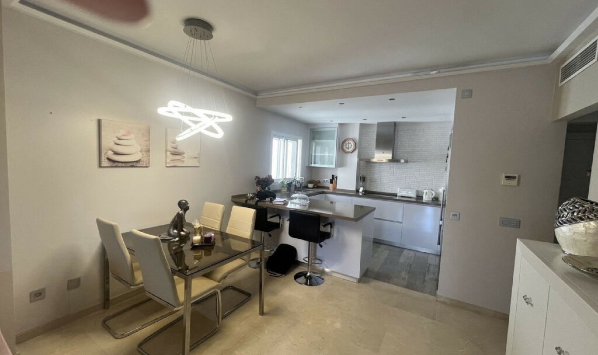 Resale - Apartment -
Estepona