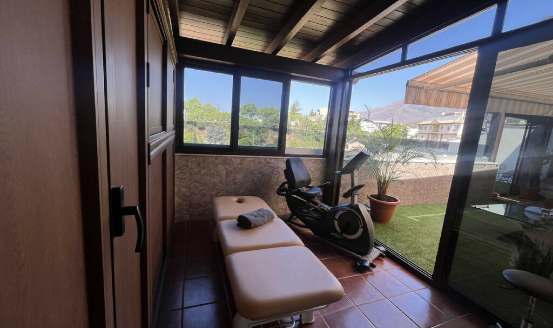 Resale - Apartment -
Estepona