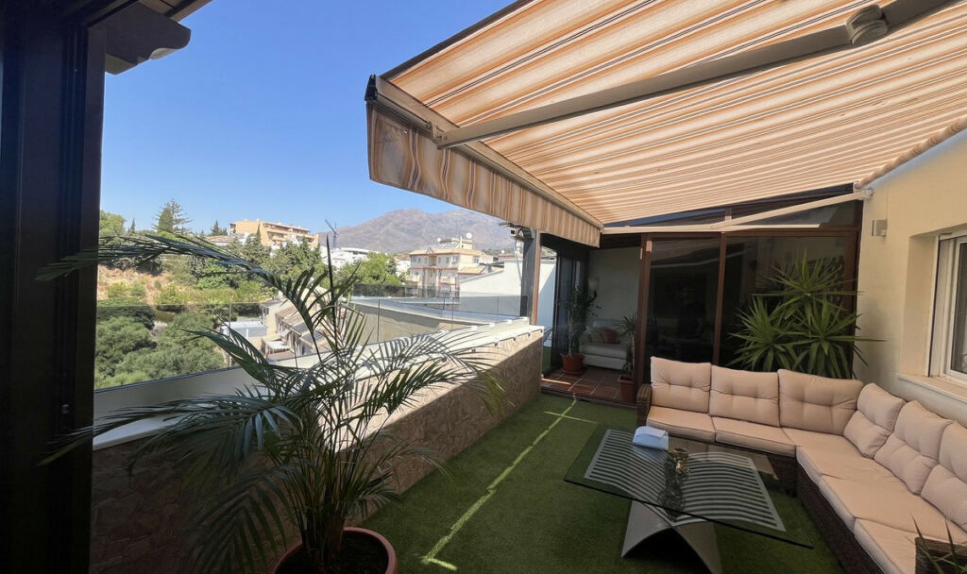 Resale - Apartment -
Estepona