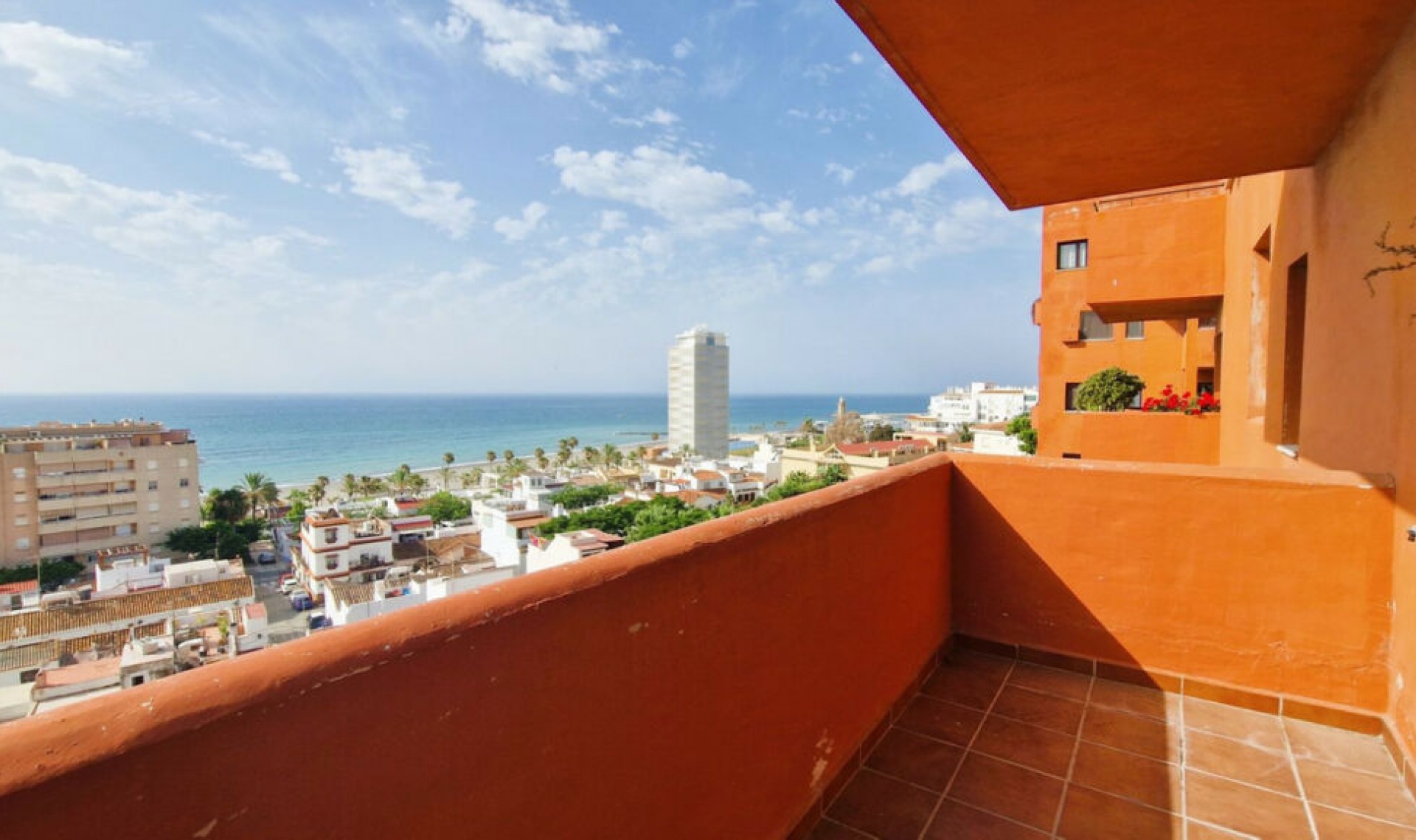 Resale - Apartment -
Estepona