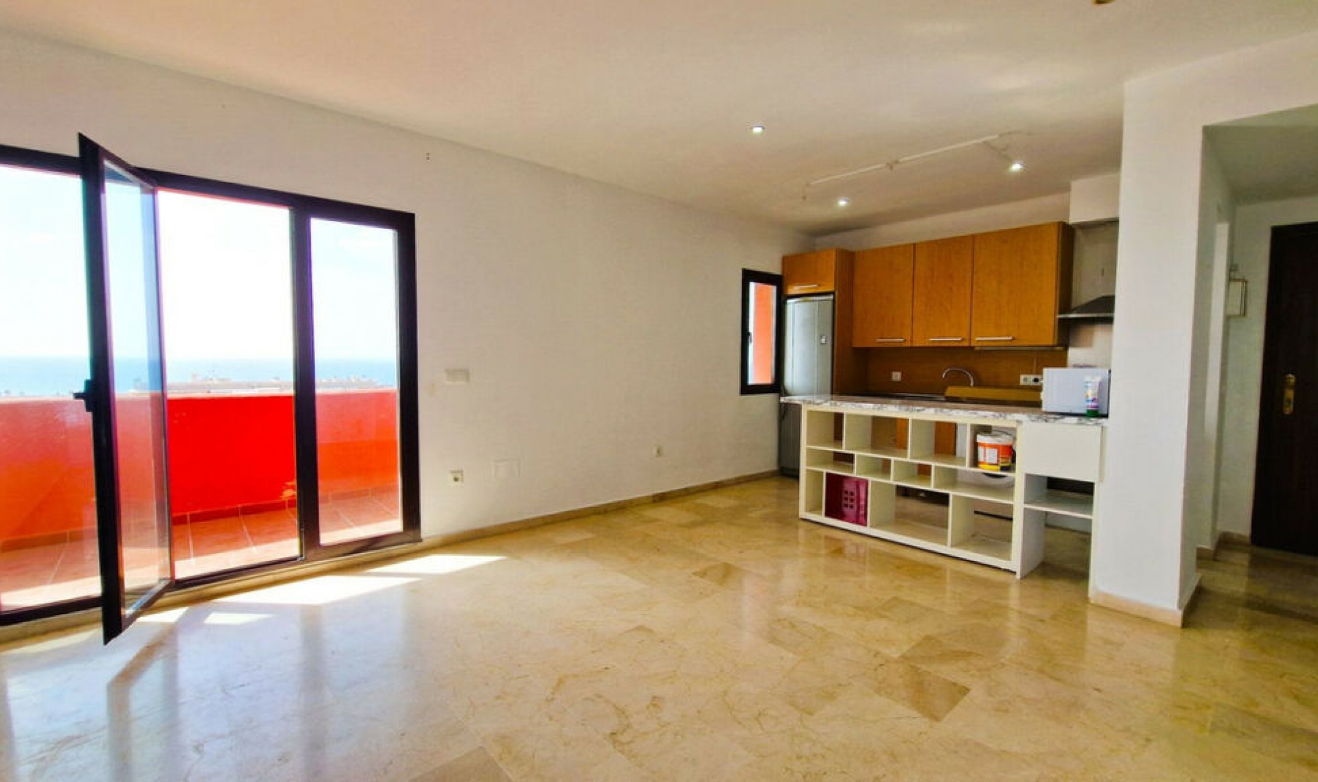 Resale - Apartment -
Estepona