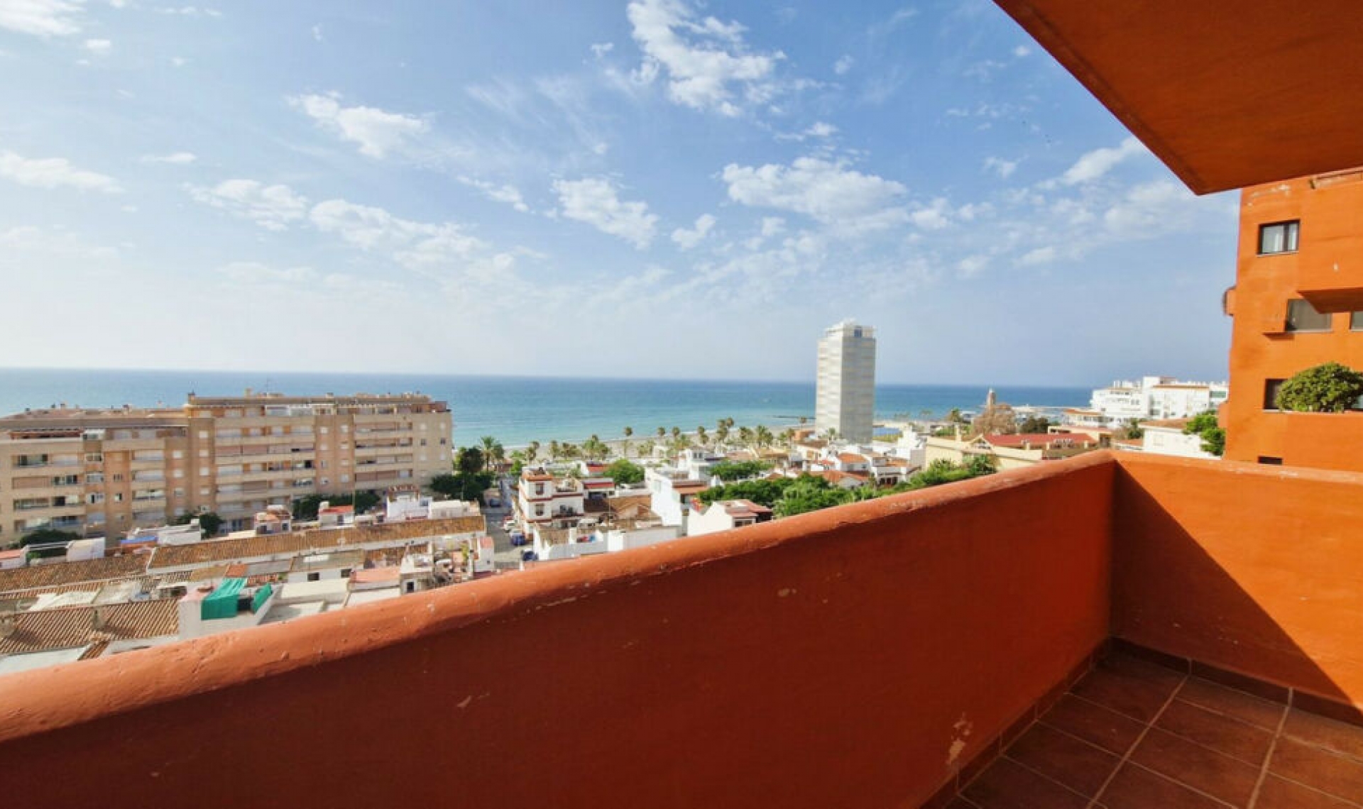 Resale - Apartment -
Estepona