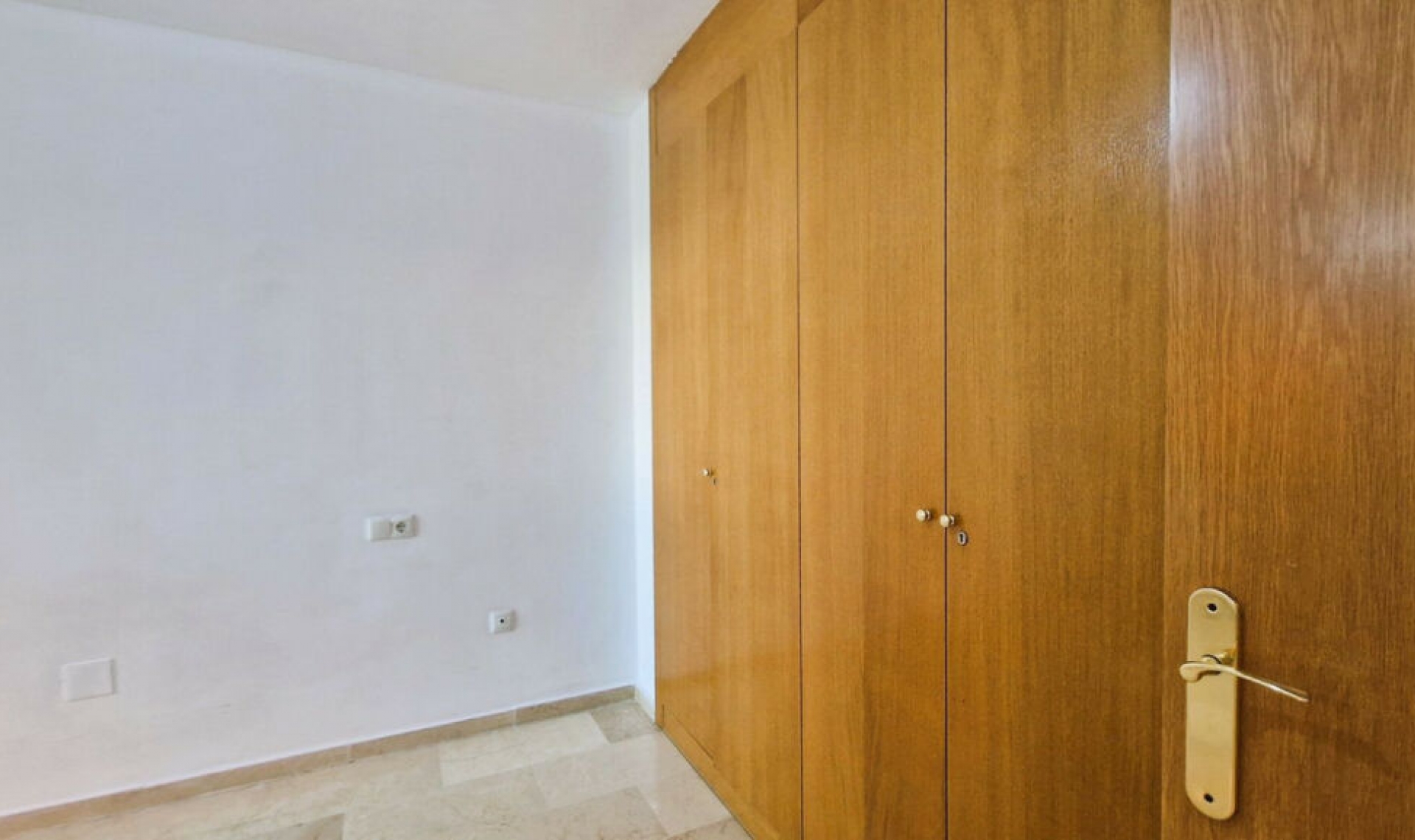Resale - Apartment -
Estepona
