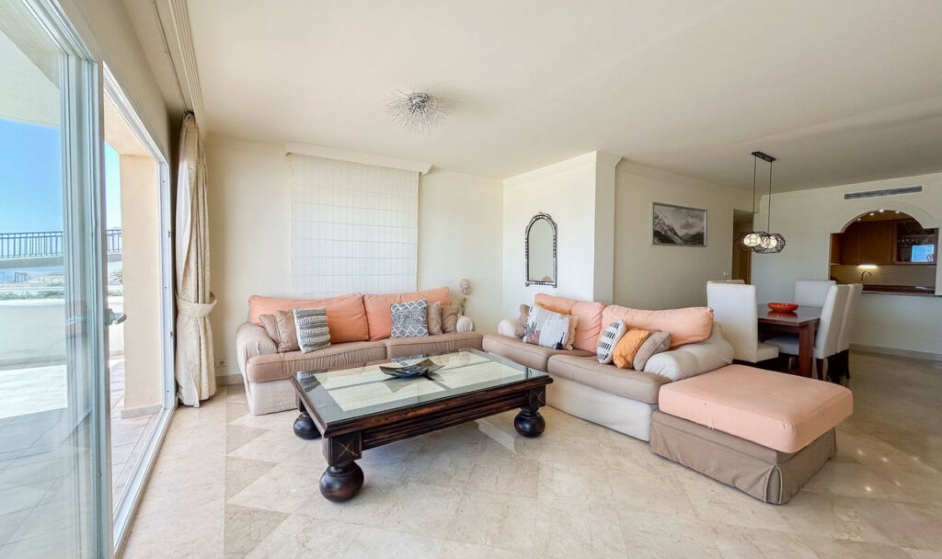 Resale - Apartment -
Estepona