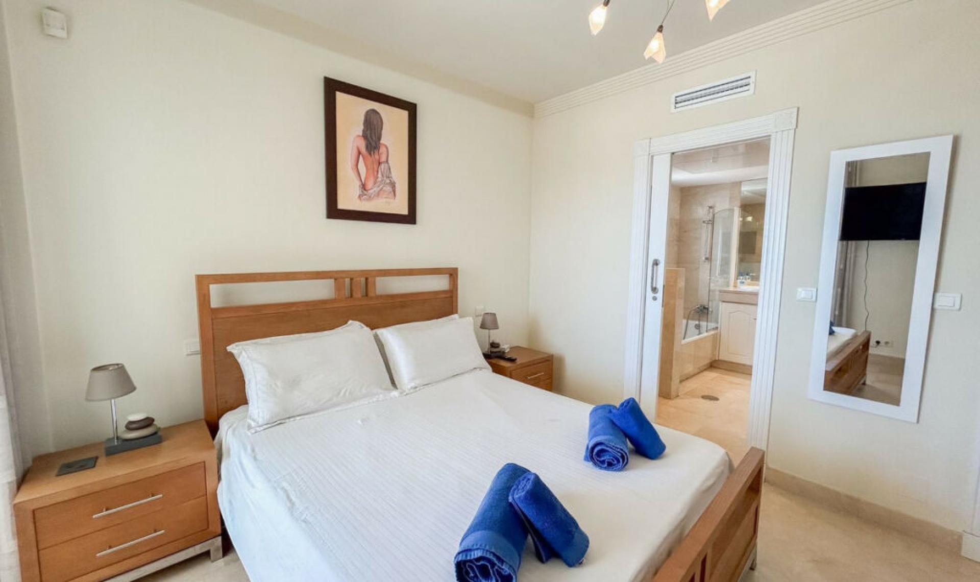 Resale - Apartment -
Estepona