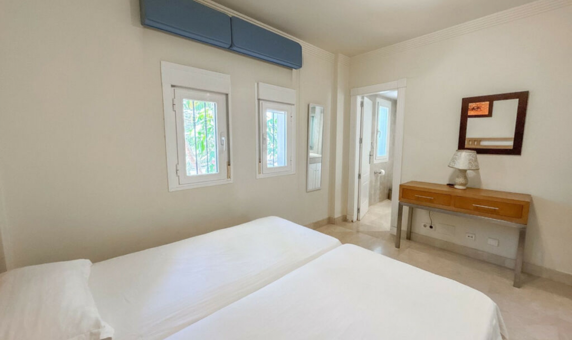 Resale - Apartment -
Estepona