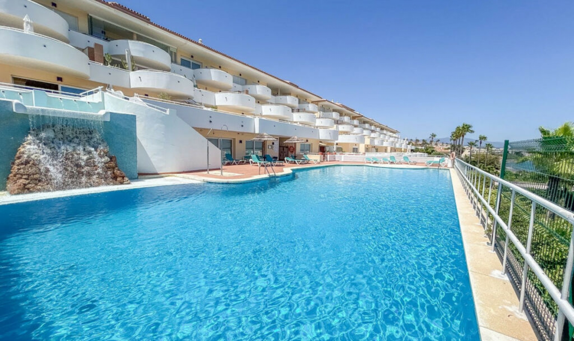 Resale - Apartment -
Estepona