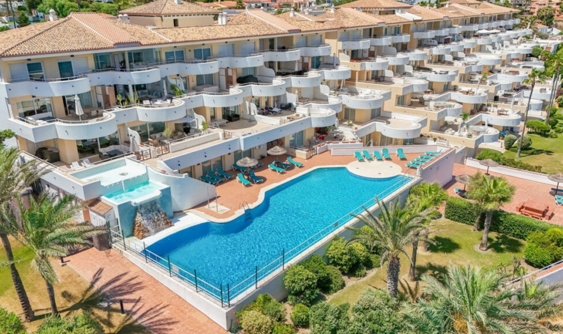 Resale - Apartment -
Estepona