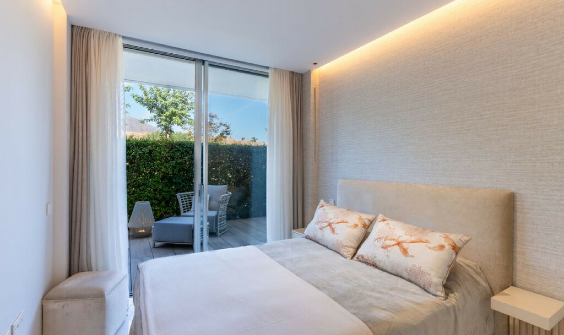 Resale - Apartment -
Estepona