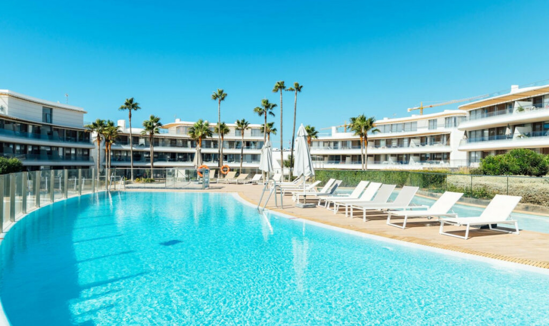 Resale - Apartment -
Estepona