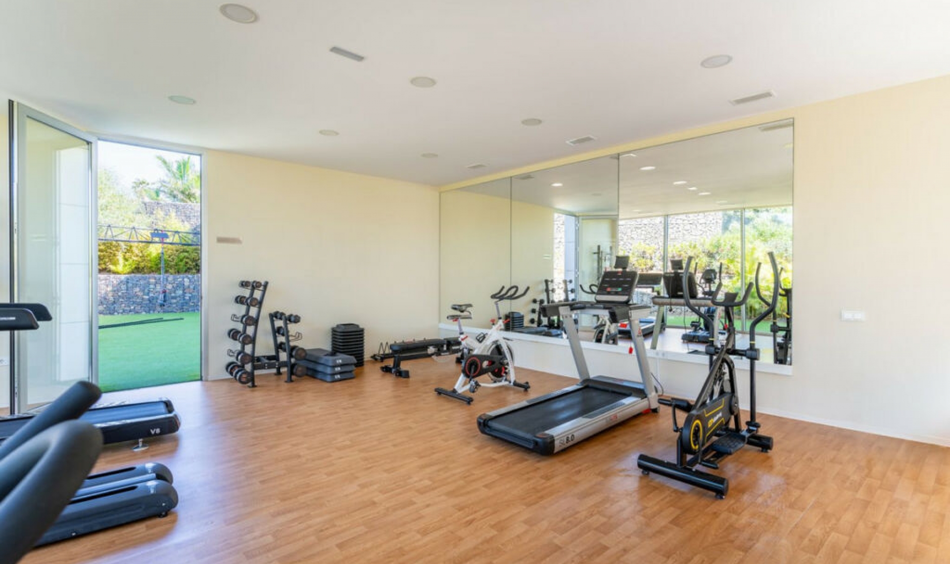 Resale - Apartment -
Estepona