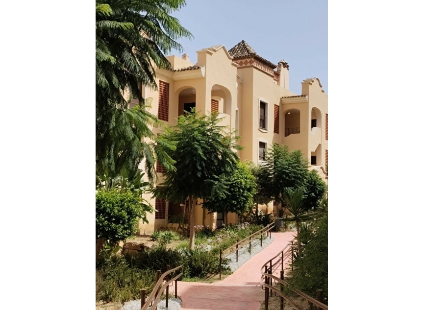 Resale - Apartment -
Estepona