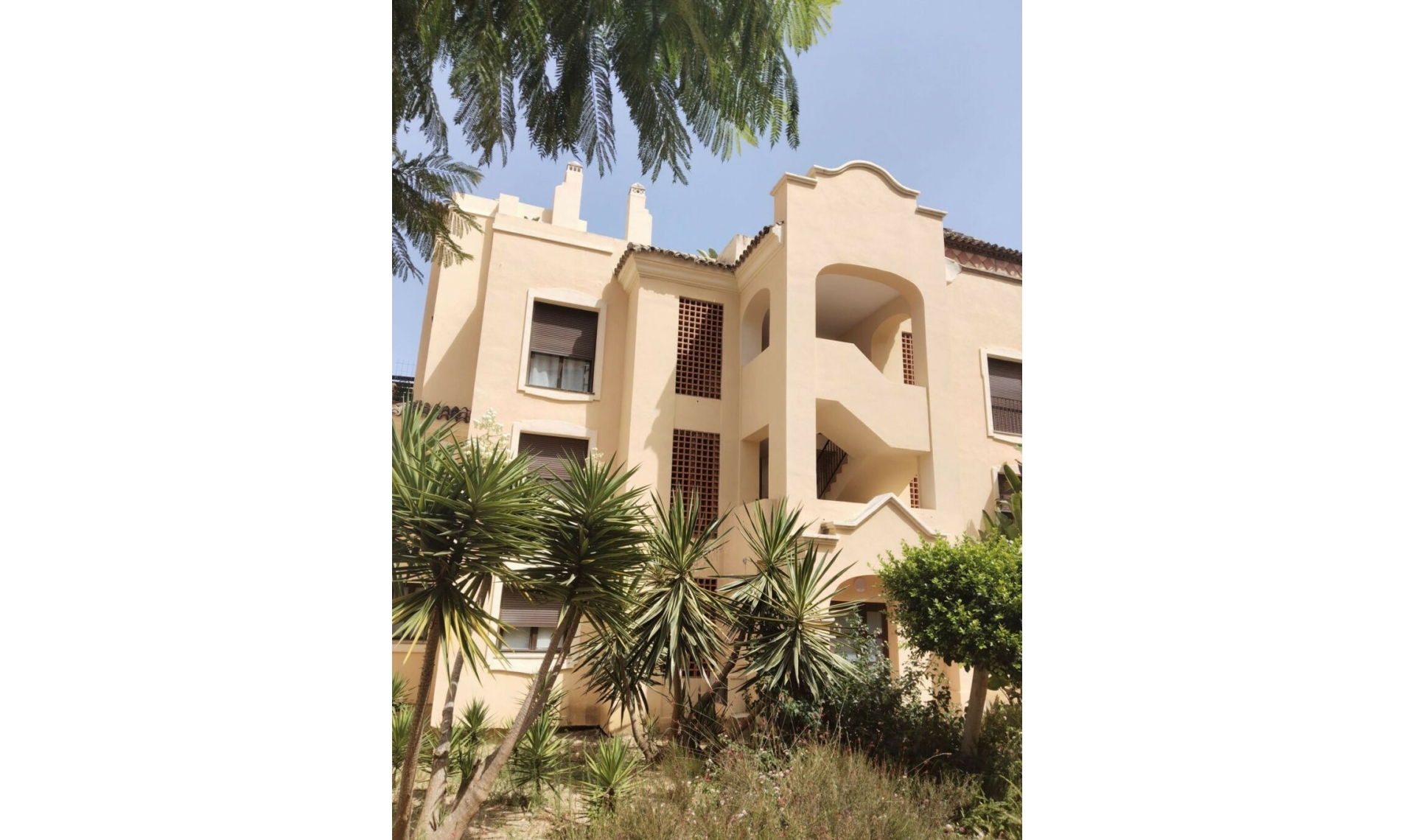 Resale - Apartment -
Estepona
