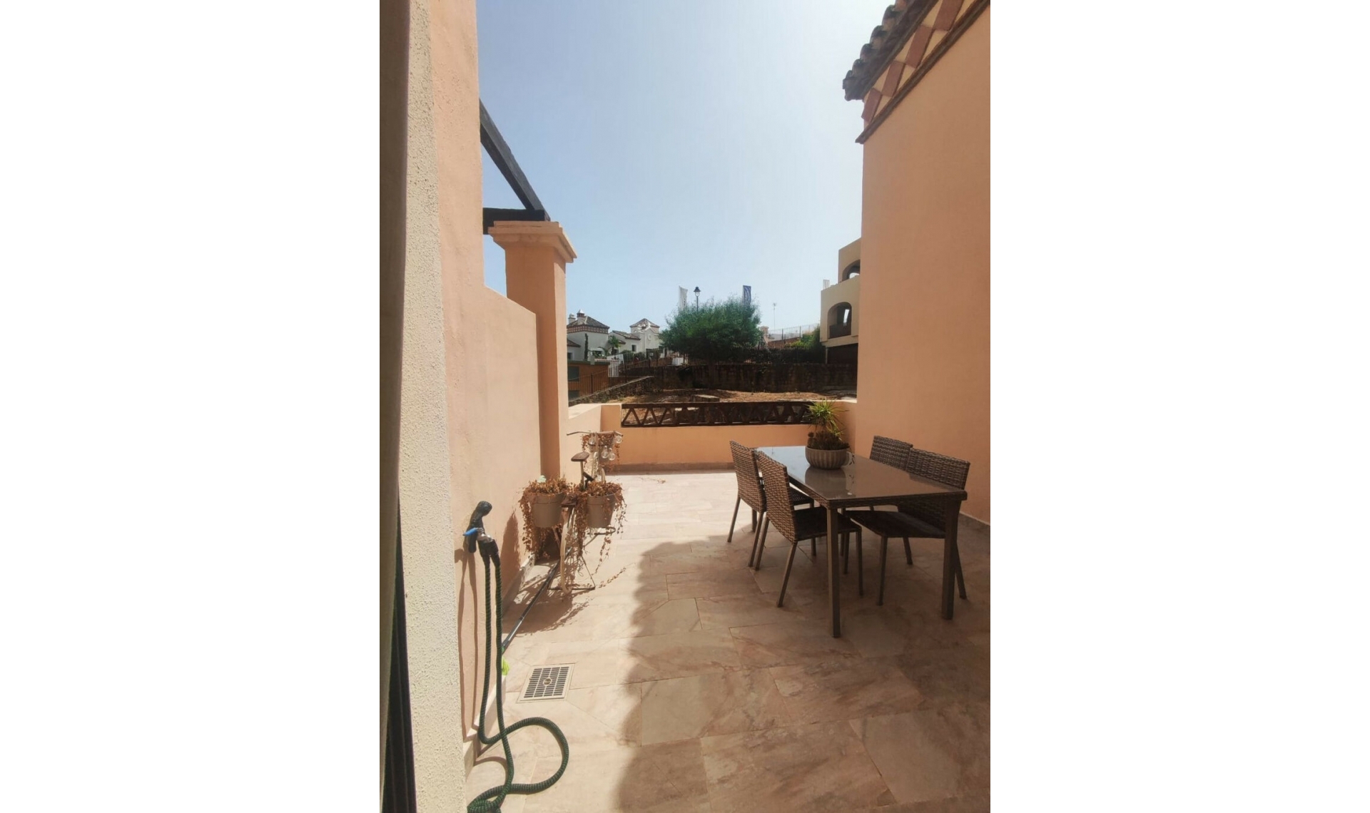 Resale - Apartment -
Estepona