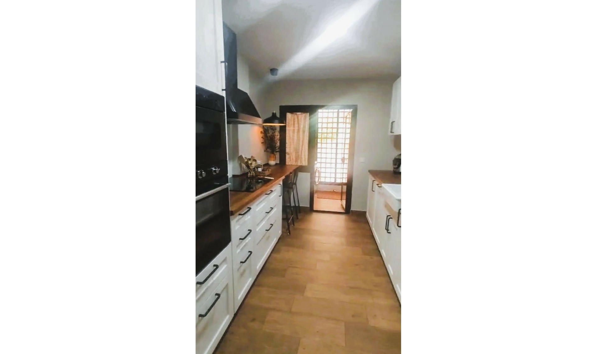 Resale - Apartment -
Estepona