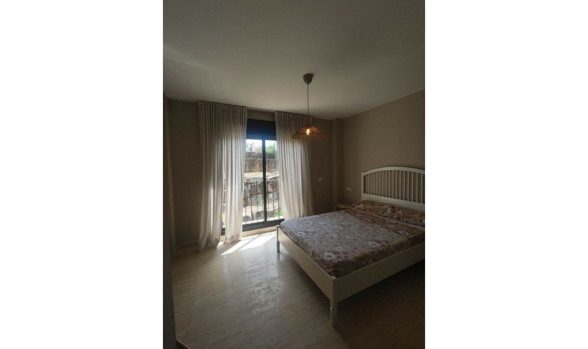 Resale - Apartment -
Estepona