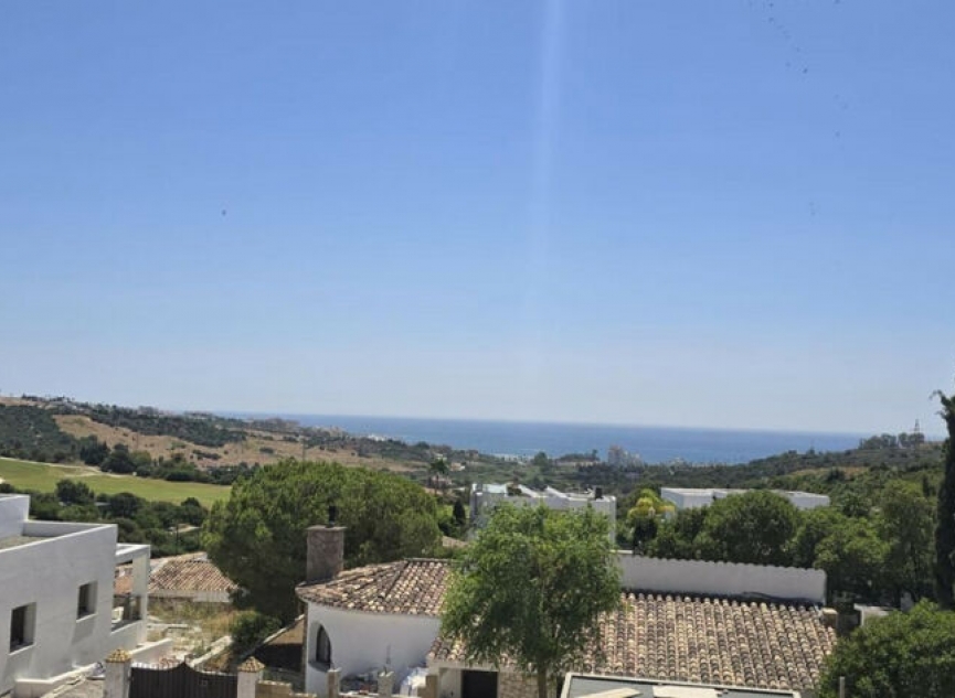 Resale - Apartment -
Estepona