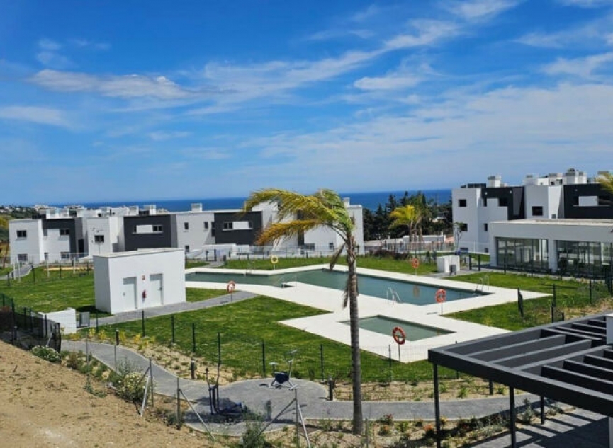 Resale - Apartment -
Estepona