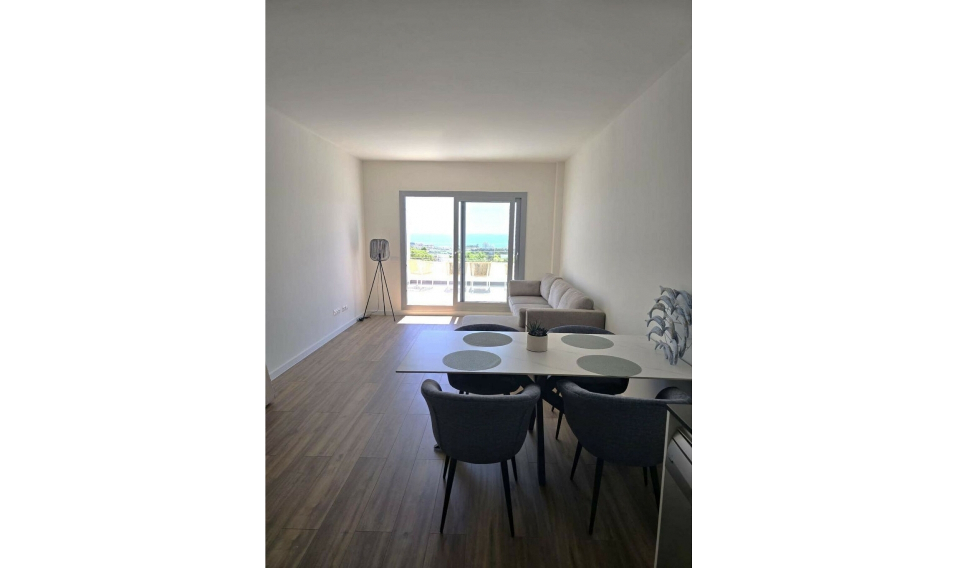Resale - Apartment -
Estepona