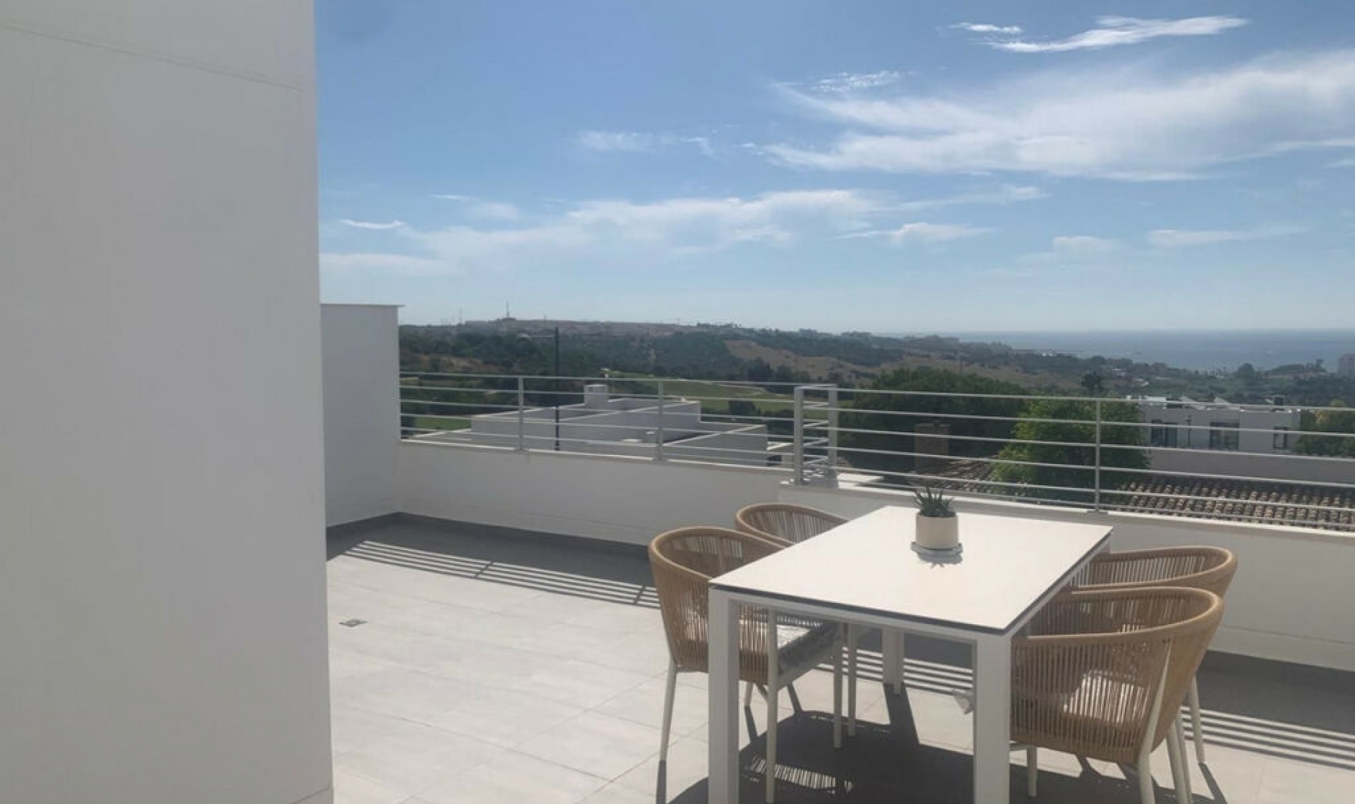 Resale - Apartment -
Estepona
