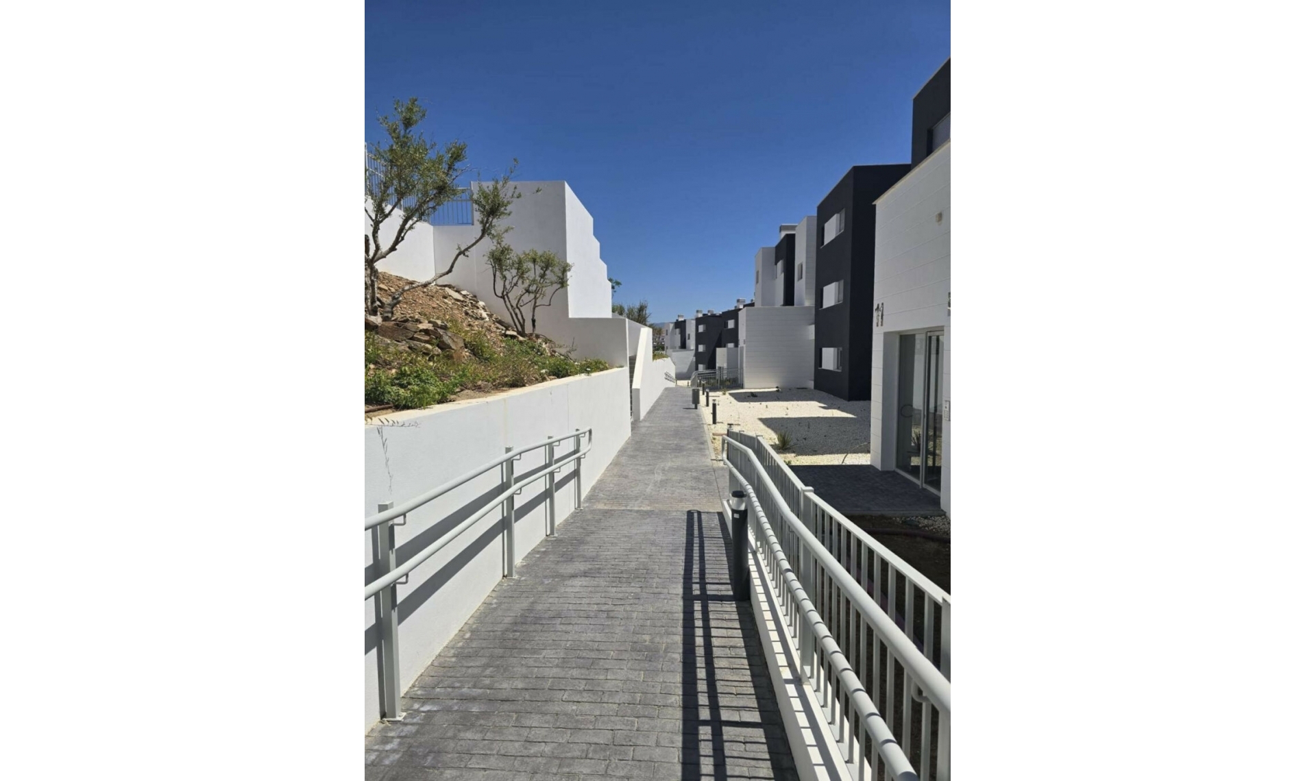 Resale - Apartment -
Estepona