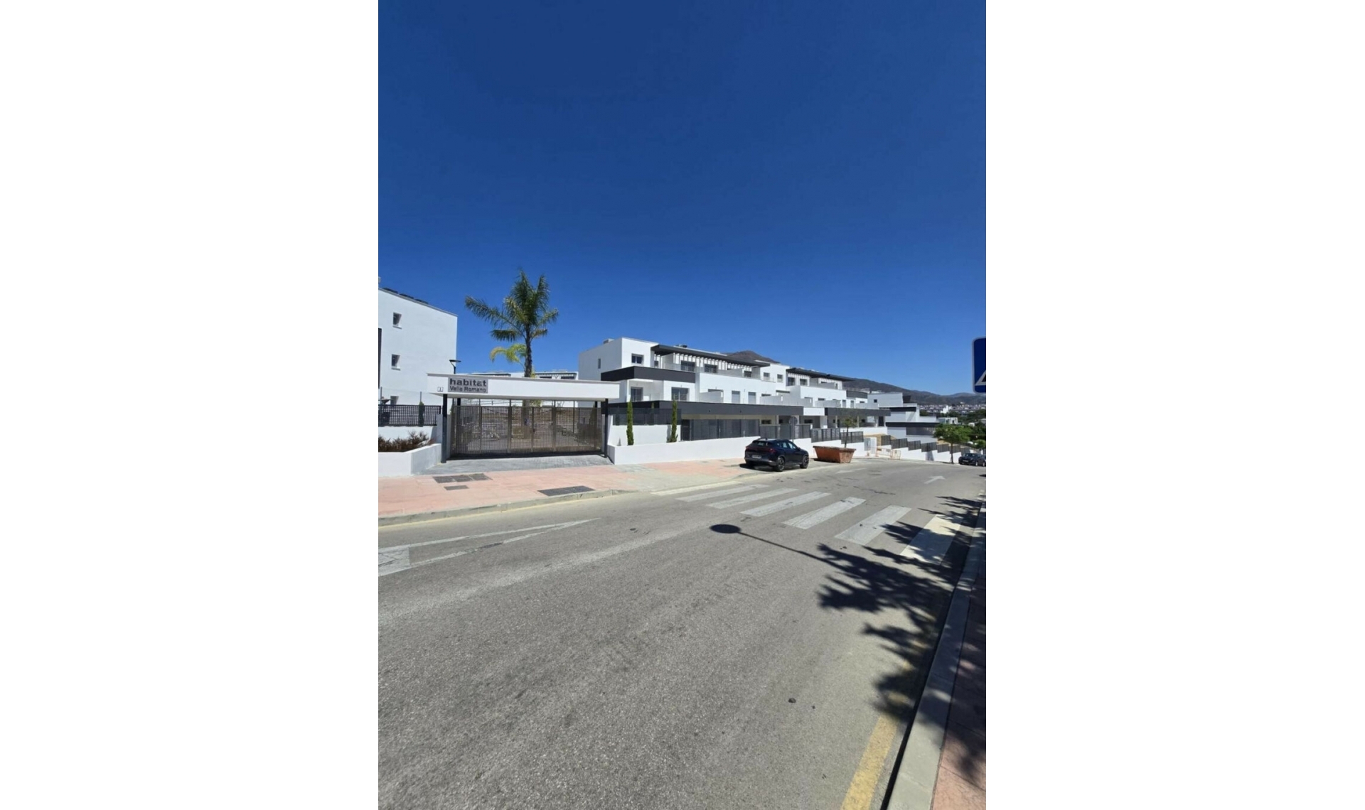 Resale - Apartment -
Estepona