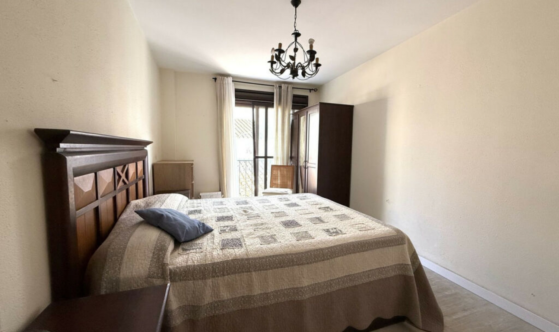 Resale - Apartment -
Estepona