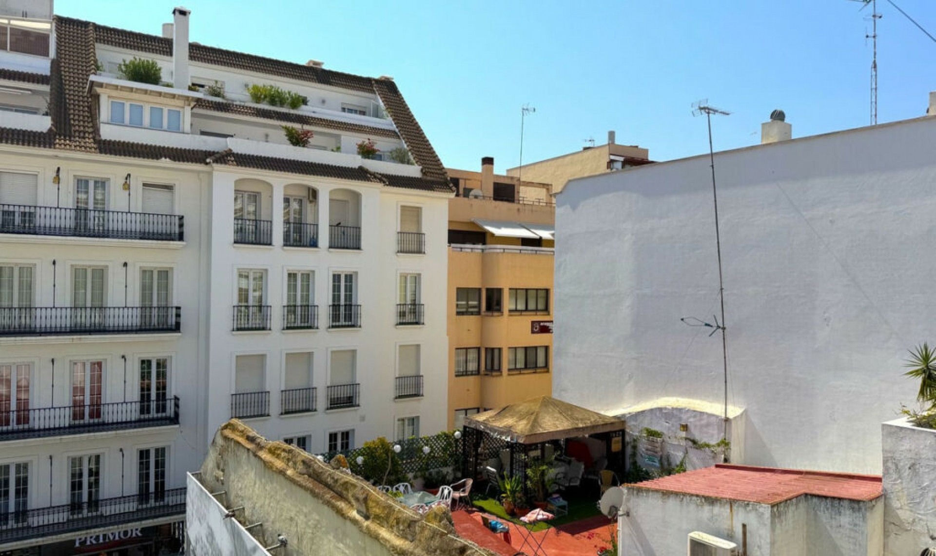 Resale - Apartment -
Estepona