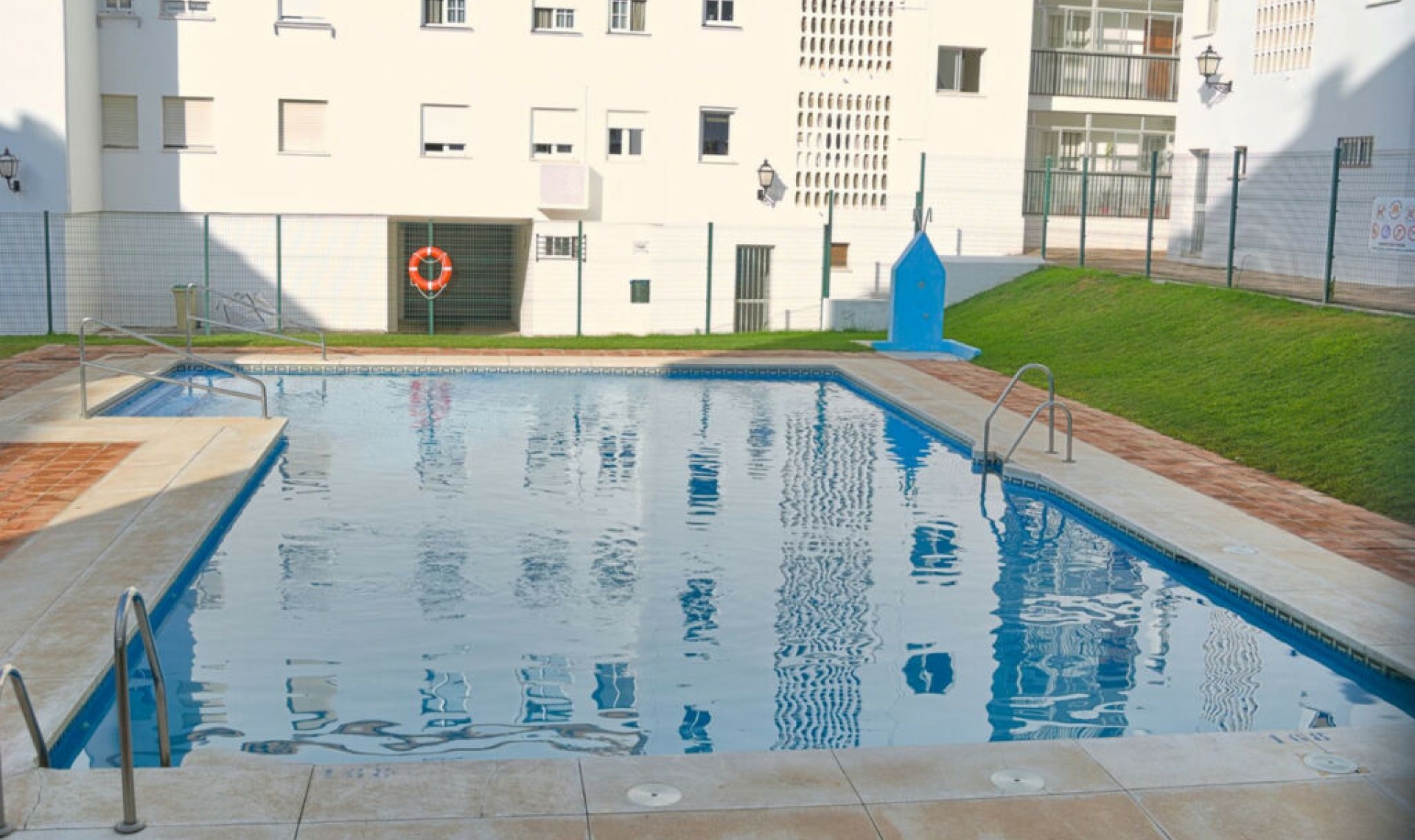 Resale - Apartment -
Estepona