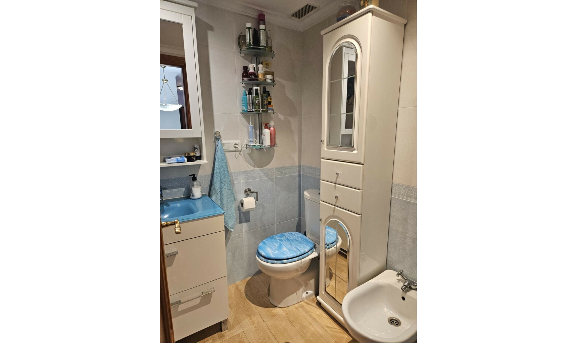 Resale - Apartment -
Estepona