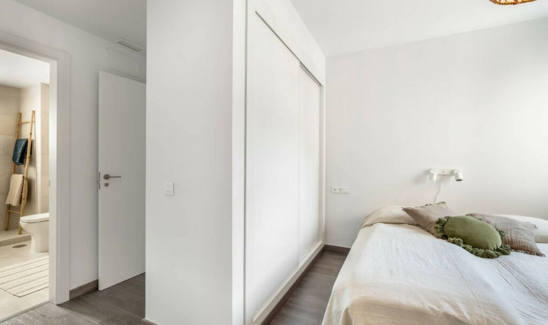 Resale - Apartment -
Estepona