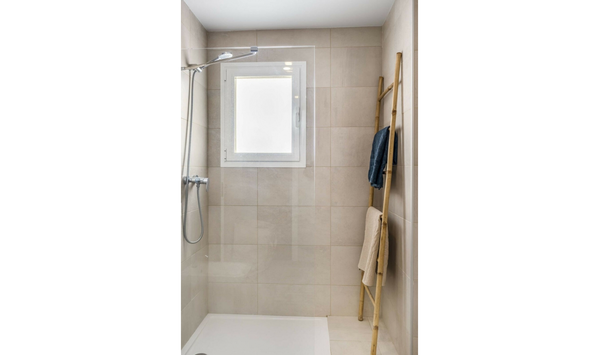 Resale - Apartment -
Estepona
