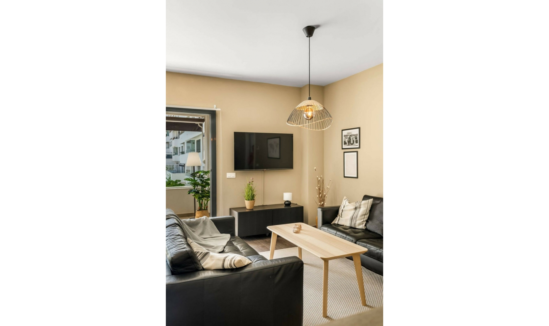 Resale - Apartment -
Estepona