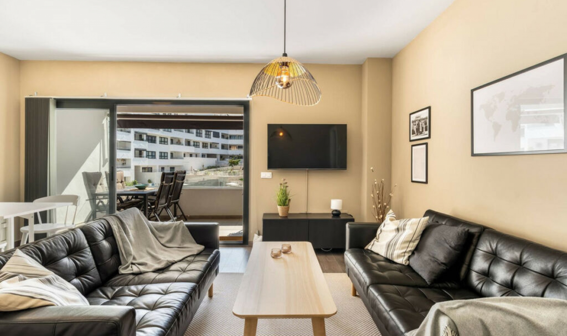 Resale - Apartment -
Estepona