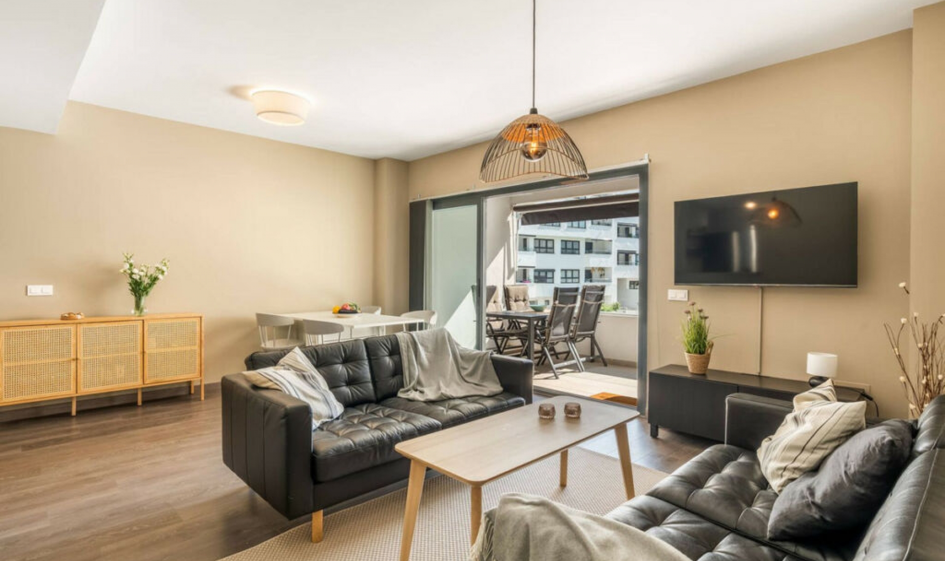 Resale - Apartment -
Estepona