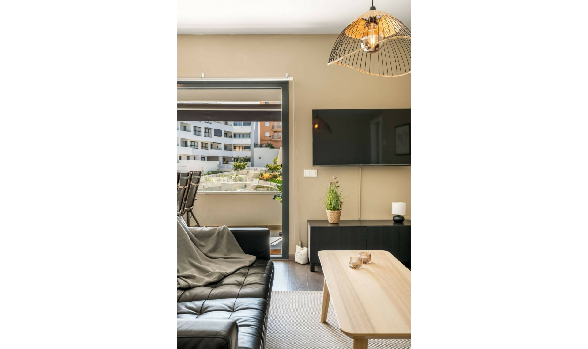 Resale - Apartment -
Estepona