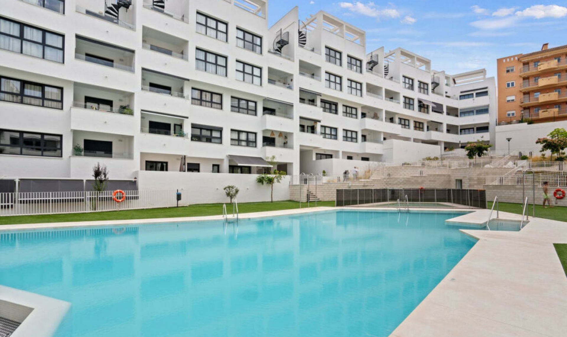 Resale - Apartment -
Estepona