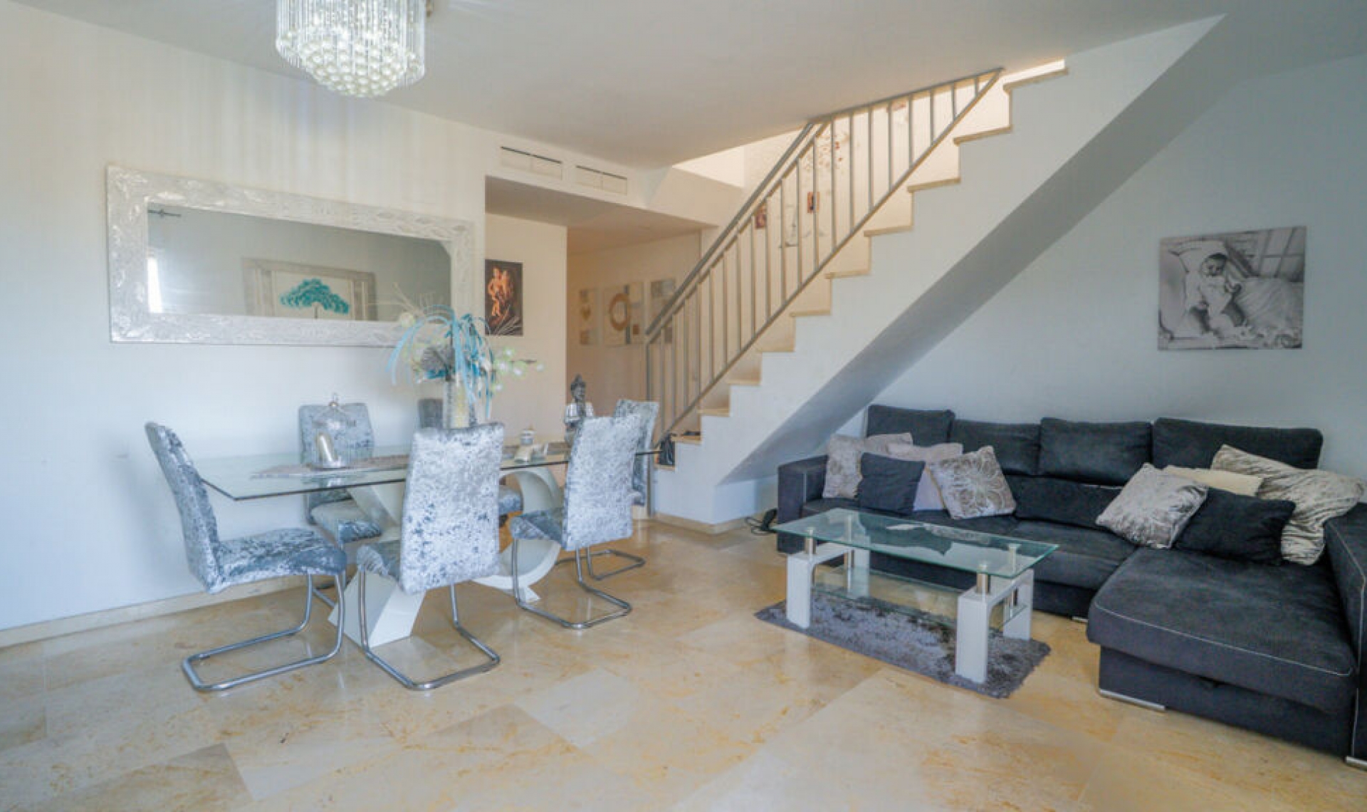 Resale - Apartment -
Estepona